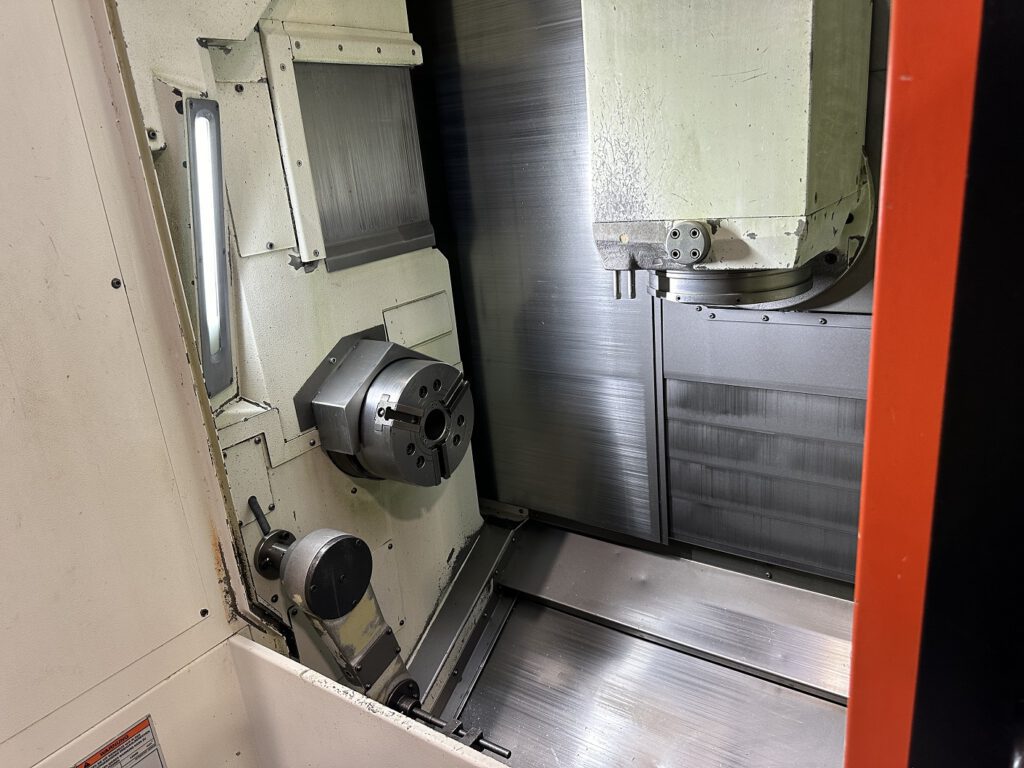 Main spindle of the Mazak Integrex J-200 with mounted 3-jaw chuck Kitagawa B208 – precise clamping technology for turning operations