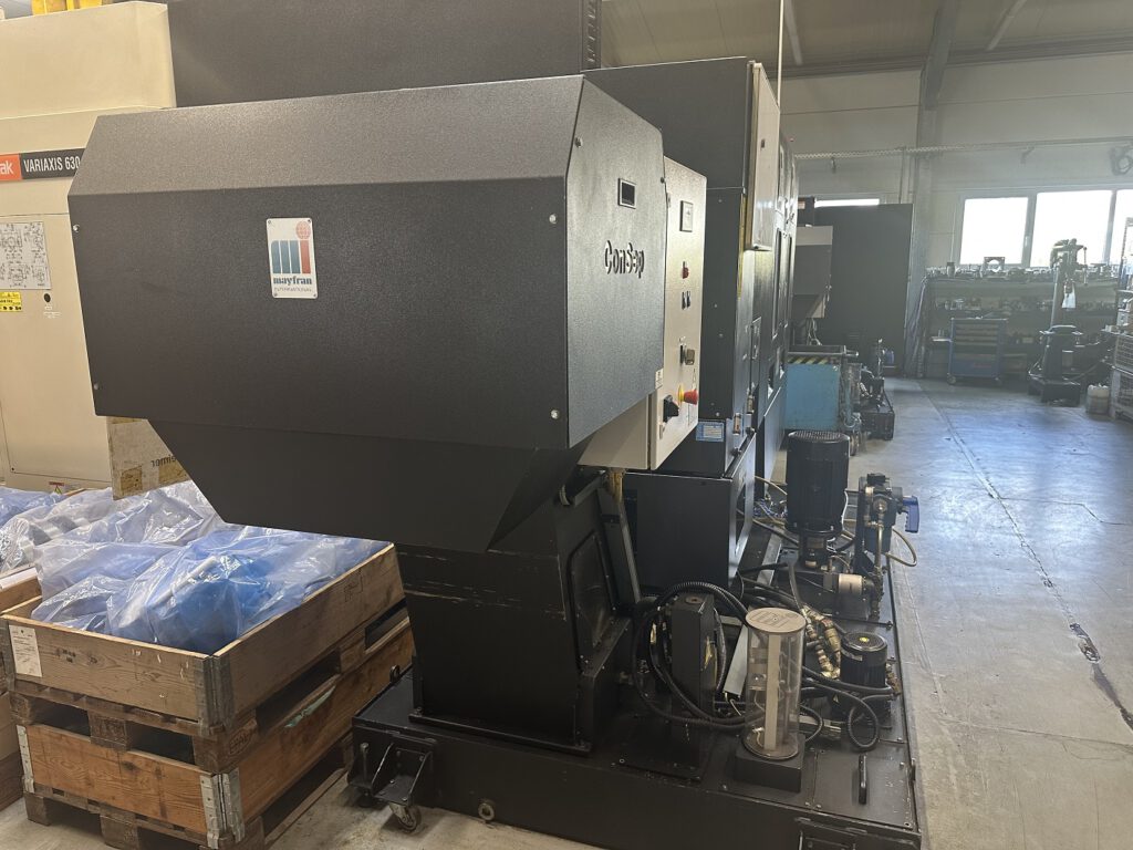 Convoyeur à copeaux du centre d’usinage Mazak Variaxis 630-5X-II d’occasion