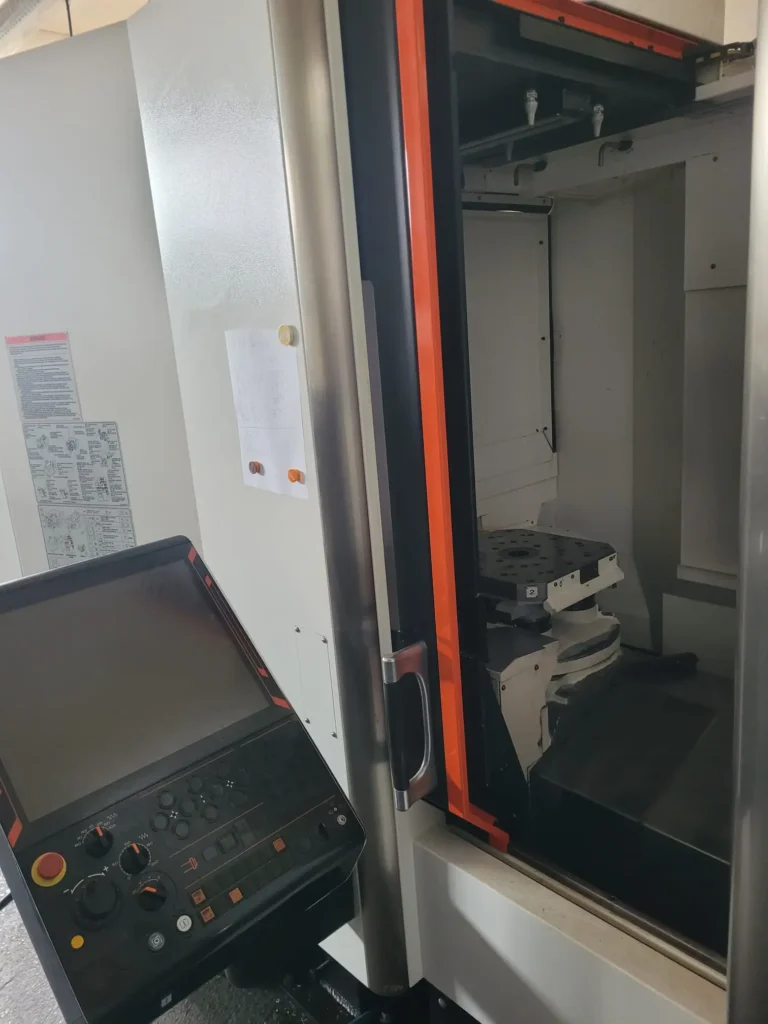 HCN-4000-machinign-area