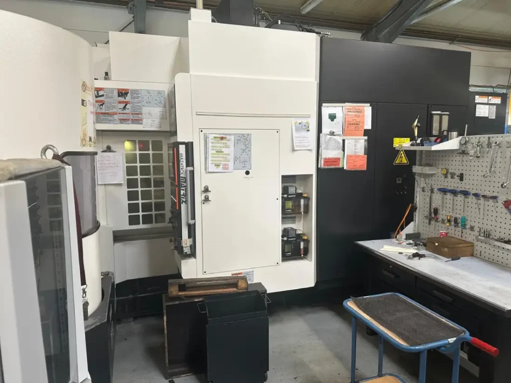 used-mazak-variaxis-630-4