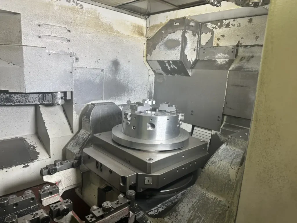 used-mazak-variaxis-630-machining-area-scaled
