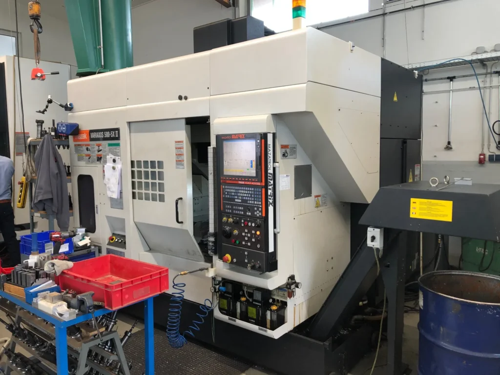 Mazak-Variaxis-500-5X-II-1