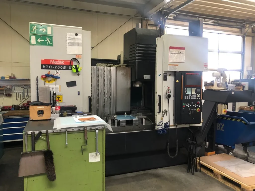Mazak-VTC-200-B-II-2004-1