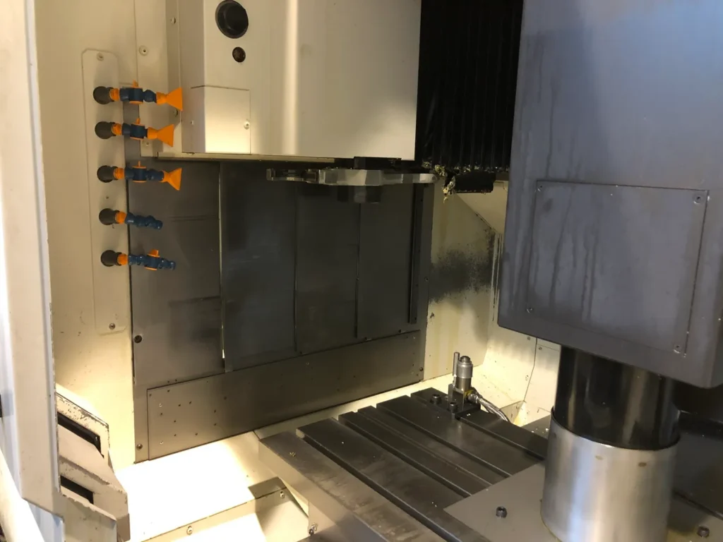 Okuma-Genos-M560R-3