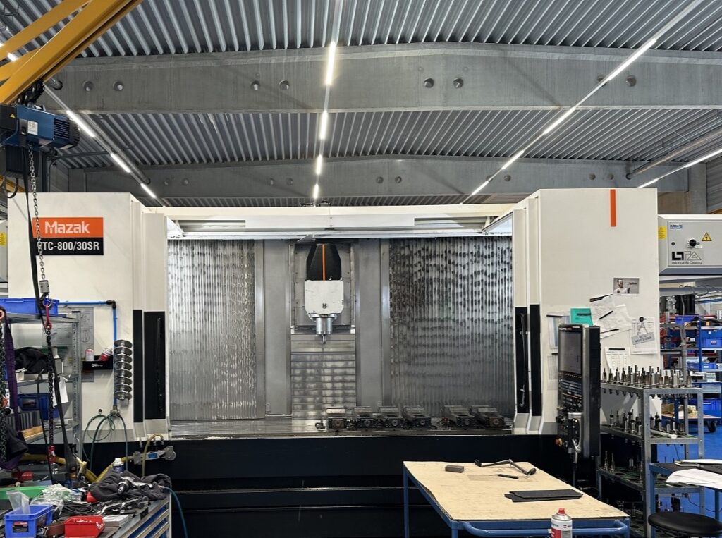 Mazak-VTC-800-30-SR-gebrauchtmaschine-1