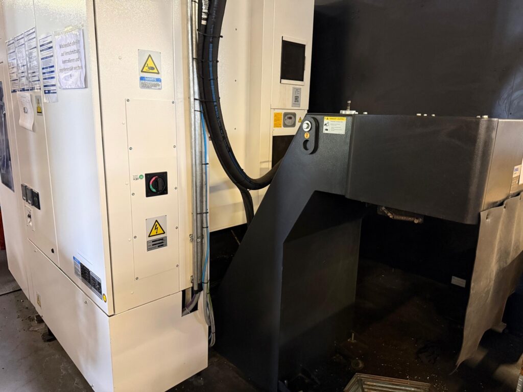 used-mazak-hcn-5000-knoll-swarf-conveyor-1