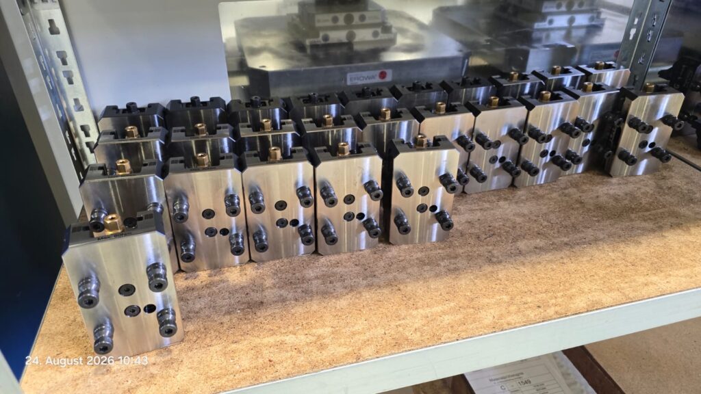 Hermle-C-22-5-axis (9)